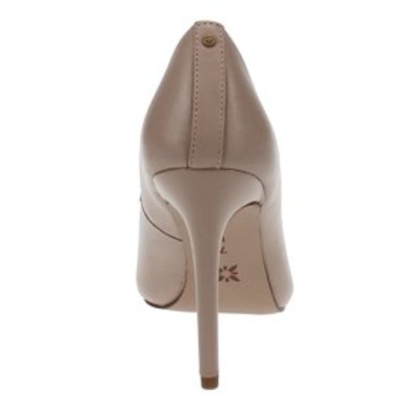 New BCBGeneration Heidi Pumps 1 - Picture 3 of 4